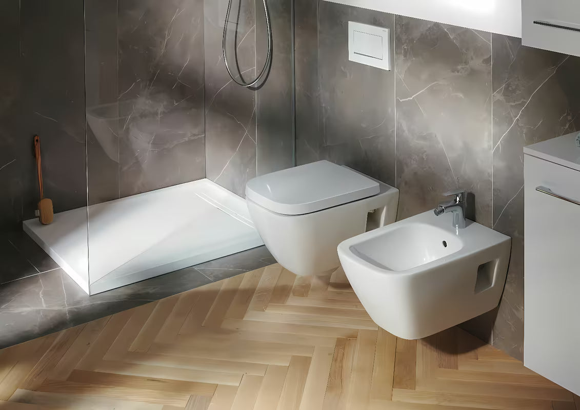 Balta pakabinamas KLOZETAS Geberit Selnova Square su Rimfree technologija rimless ir kampuotu dizainu.