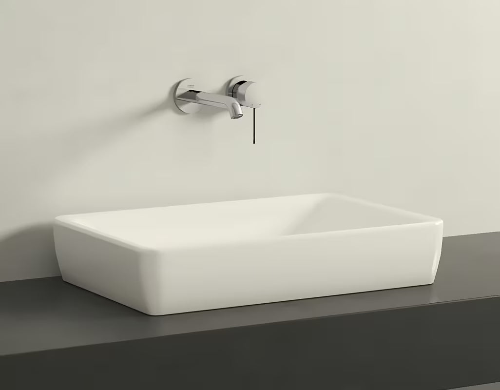 Chromuotas potinkinė praustuvo maišytuvas Grohe Essence New pro montuojamas ant sienos, su svirtimi ir rozete.
