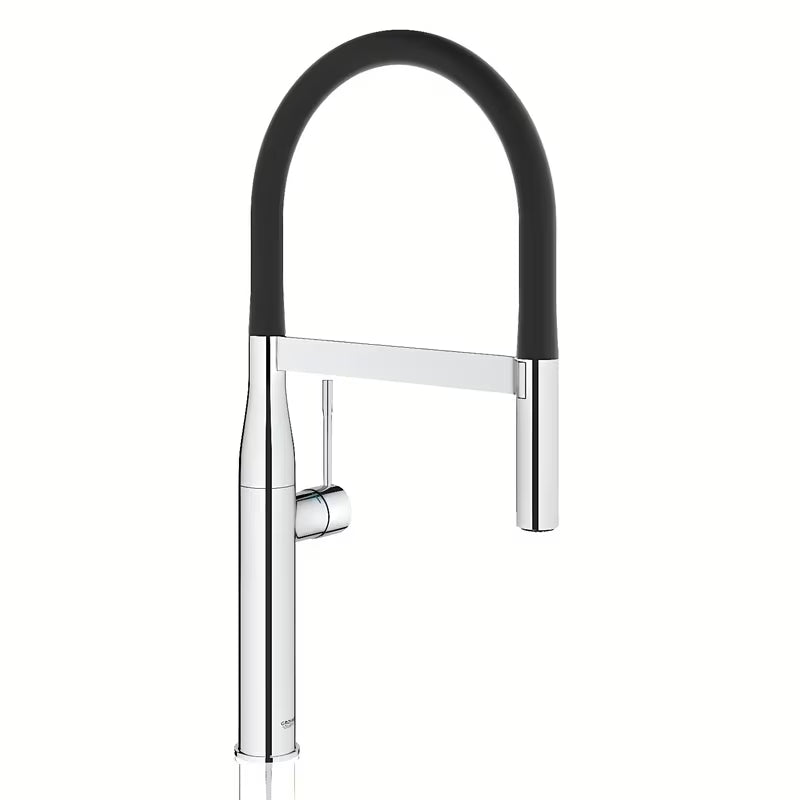 Chromo spalvos virtuvinis maišytuvas Grohe Essence New su ištraukiamu dušeliu su aukštu pasukamu snapu