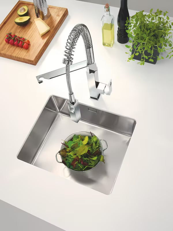 Svirtinis stovintis virtuvinis maišytuvas Grohe Eurocube su pasukamu snapu, supersteel apdailos.