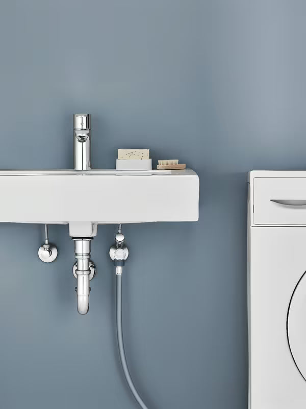 Kampinis ventilis Grohe chrome apdailos su metaline rozete ir ergonomiška metaline rankenėle.