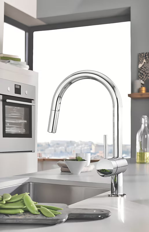 Chromo spalvos virtuvinis maišytuvas Grohe Minta su aukštu pasukamu snapu ir ištraukiama dušelio galvute