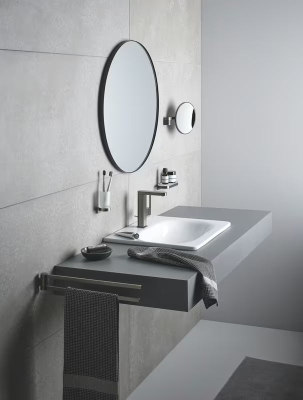 Dvigubas pasukamas rankšluosčio laikiklis Grohe Selection šukuoto hard graphite apdailos, su paslėptu tvirtinimu.