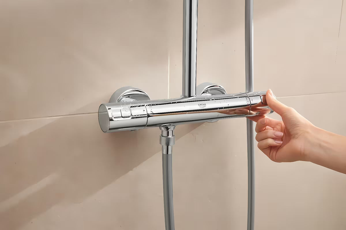 Grohe Vitalio Comfort System dušo sistema su termostatiniu maišytuvu chromo spalvos su viršutiniu ir rankiniu dušu
