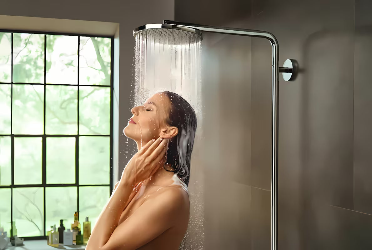 Hansgrohe Raindance Select S dušo sistema su termostatiniu maišytuvu chromo spalvos su viršutiniu ir rankiniu dušu