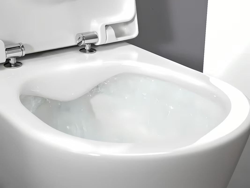 Baltas pakabinamas KLOZETAS Laufen Pro S su berėmiu rimless ir kampuotu dizainu.