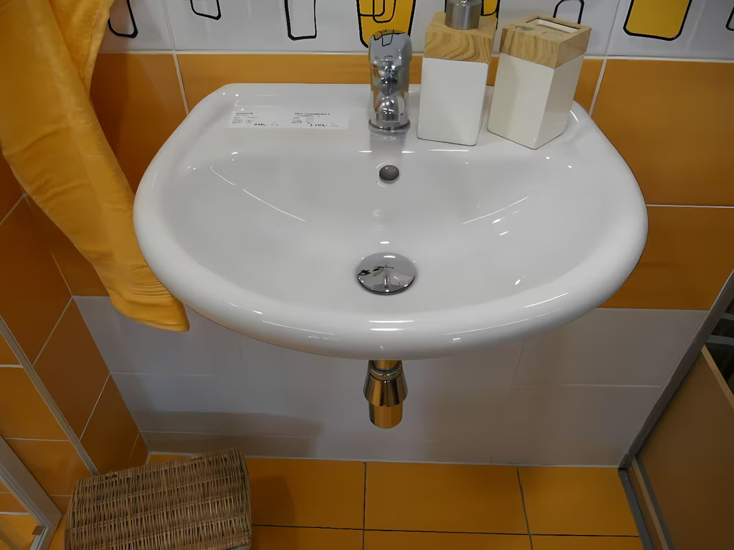 Baltas pakabinami keraminis praustuvas Multi 50 x 39,5 cm su anga pro maišytuvui centre
