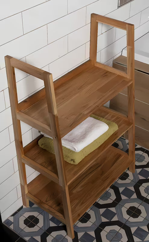 Stovintis lentyna Naturel Home riešuto dekoro, iš medžio masyvo, su matiniu alyvuotu paviršiumi.