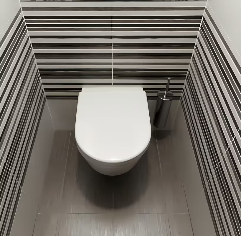 WC šepetys Optima Chrome iš poliruoto nerūdijančio plieno, galima montuoti ant sienos arba pastatyti ant grindų.