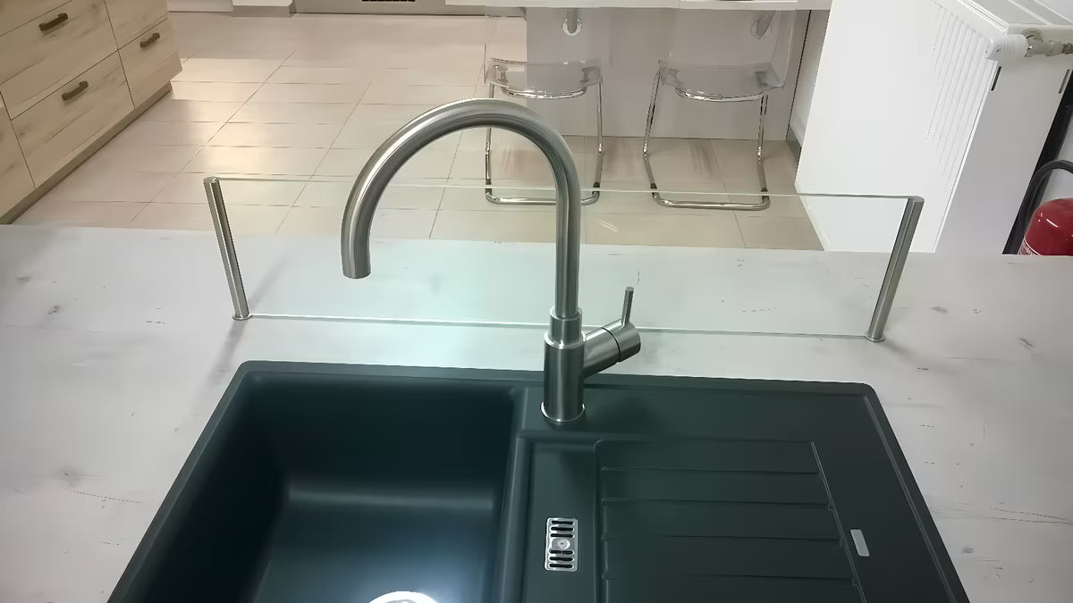 Paffoni Vallone nerūdijančio plieno virtuvinis maišytuvas Supersteel su pasukamu snapu