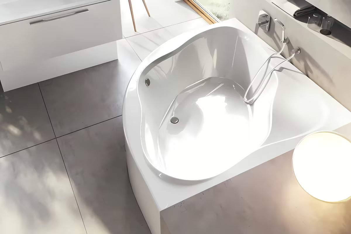 Kampinė vonia Ravak Newday 150x150 cm iš lieto akrilo su integruota sėdyne