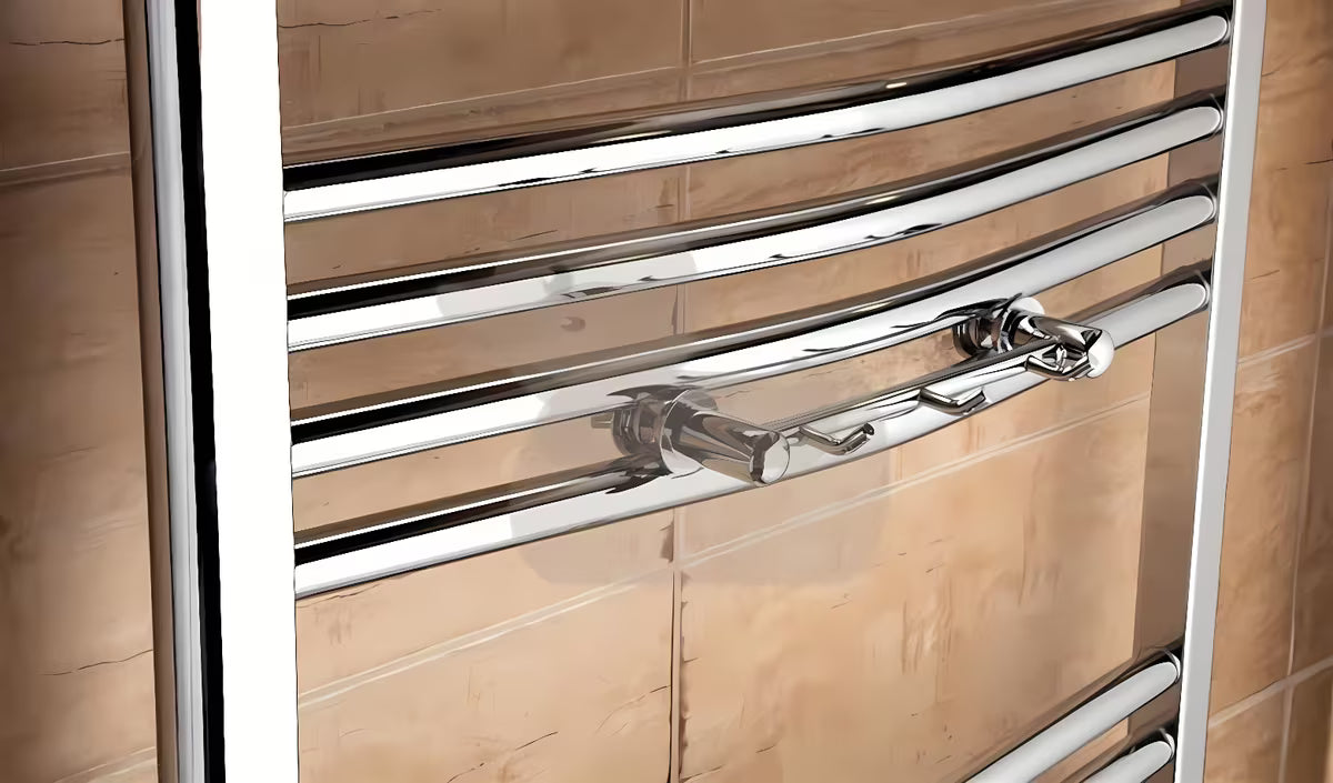 Chromuotas trigubas kabliukas S-Line vonios kambario rankšluosčių džiovintuvas pro rankšluosčiams ir chalatams kabinti.