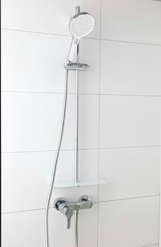 Dušo komplektas SAT Chrome su 3 srovių rankiniu dušu, dušo stovu ir balta stikline lentynėle