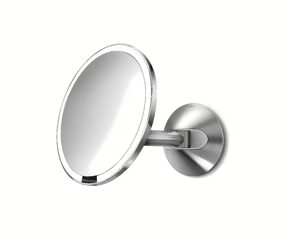 Sieninis kosmetinis veidrodėlis Simplehuman Wall iš šlifuoto nerūdijančiojo plieno su Tru-lux LED apšvietimu.