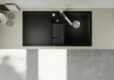 Juoda granitinė virtuvės plautuvė Blanco 100 x 51 cm su nusausinimo plokštuma, dubeniu ir dešinine orientacija