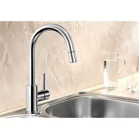 Chromuotas virtuvinis maišytuvas Blanco Mida-S su ištraukiama dušo galvute ir švelniai lenktu snapu.