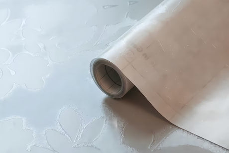 Skaidri statinė dekoratyvinė plėvelė d-c-fix Spring stiklo paviršiams pro – daugiau privatumo.