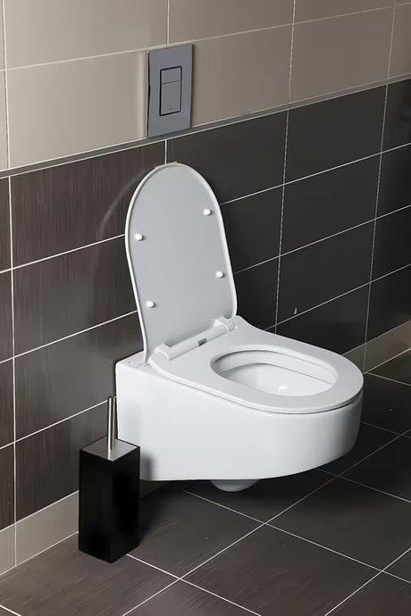 Balta itin plona KLOZETO dangtis Glacera EasySlim44 iš duroplasto su softclose vyriais ir EasyLock tvirtinimu.