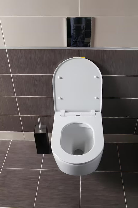 Balta itin plona KLOZETO dangtis Glacera EasySlim44 iš duroplasto su softclose vyriais ir EasyLock tvirtinimu.