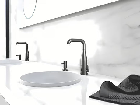 Grohe skysto muilo dozatorius su brushed hard graphite apdaila ir atsargine 500 ml talpa.