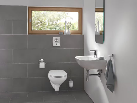 Balta KLOZETO dangtis Grohe Bau Ceramic iš duroplasto su greitu nuėmimu ir nerūdijančio plieno vyriais