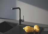 Grohe Essence virtuvinis maišytuvas su ištraukiamu dušeliu matinės phantom black apdailos
