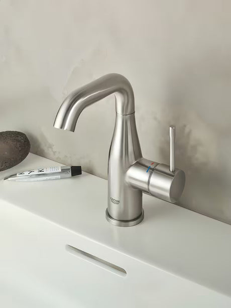 Praustuvo svirtinis maišytuvas Grohe Essence New su praustuvo dugno vožtuvas apdailos supersteel.