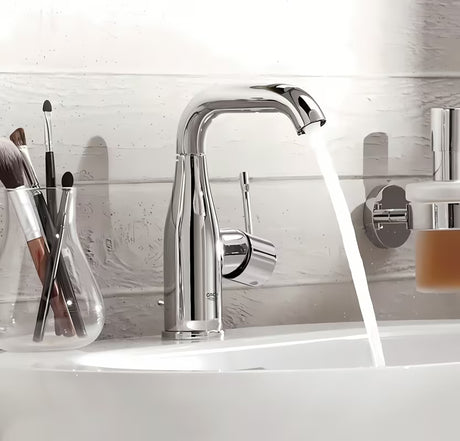 Chromuotas praustuvo maišytuvas Grohe Essence New su vidutinio aukščio snapu ir pasukamu snapu
