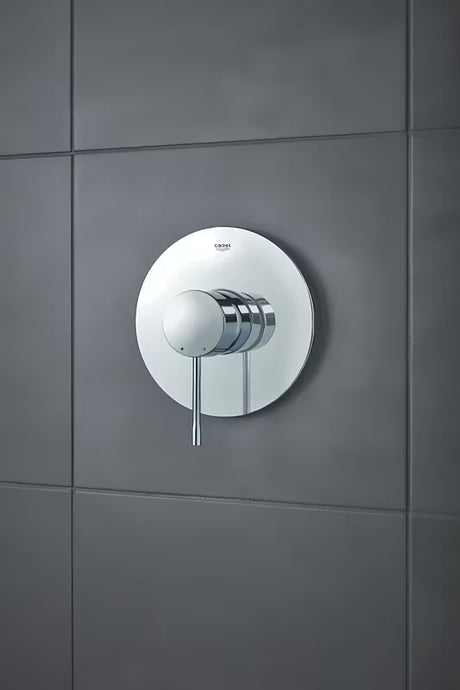 Grohe Essence New potinkinė svirtinis dušo maišytuvas chromo spalvos