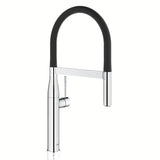 Chromo spalvos virtuvinis maišytuvas Grohe Essence New su ištraukiamu dušeliu su aukštu pasukamu snapu