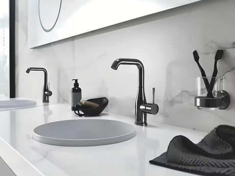 Aukšta svirtinis praustuvo maišytuvas Grohe Essence New, apdaila Hard Graphite, su pasukamu snapu.