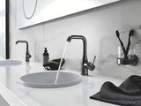 Aukšta svirtinis praustuvo maišytuvas Grohe Essence New, apdaila Hard Graphite, su pasukamu snapu.