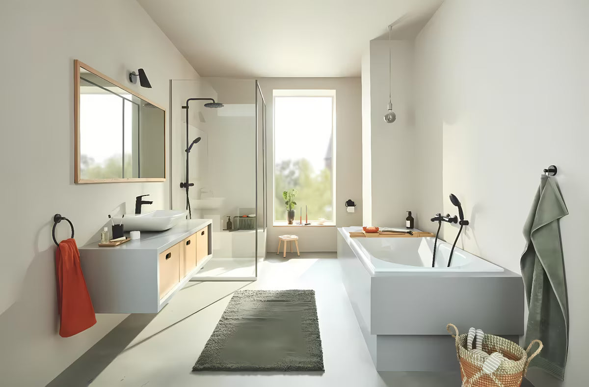 Metalinis rankšluosčio laikiklis Grohe Essentials juodos matinės spalvos su paslėptu tvirtinimu