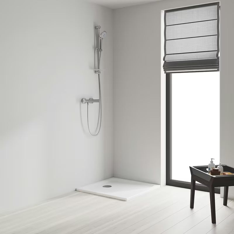 Dušo komplektas Grohe Euphoria 110 Massage chromo spalvos su stovu, žarna ir EasyReach lentynėle.