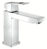 Chromuotas svirtinis praustuvo maišytuvas Grohe Eurocube su vidutinio aukščio snapu ir nuotako komplektu.