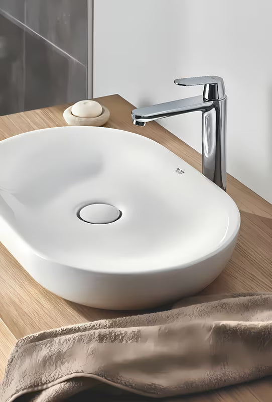 Grohe Eurosmart Cosmopolitan aukštas praustuvo maišytuvas chromo apdailos pro laisvai pastatomi praustuvai.