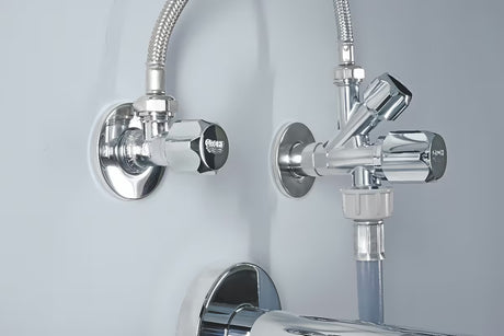 Kampinis ventilis Grohe pro montavimui ant sienos su atbuliniu vožtuvu ir metaline rozete.