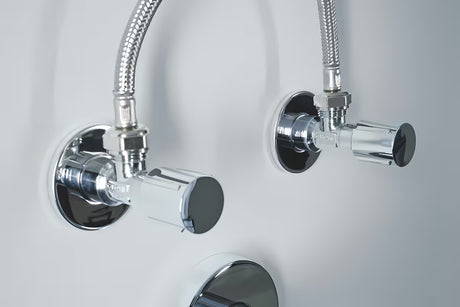 Kampinis ventilis Grohe chrome apdailos su metaline rozete ir ergonomiška metaline rankenėle.