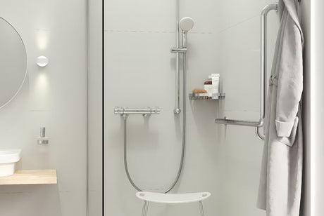 Chromuota termostatinė dušo maišytuvas Grohe Grohtherm 800 pro, montuojama ant sienos.