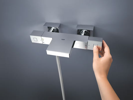 Chromuotas termostatinė vonios maišytuvas Grohe Grohtherm Cube su XL išleidimo komplektu GROHE XL Waterfall pro voniai ir dušui.