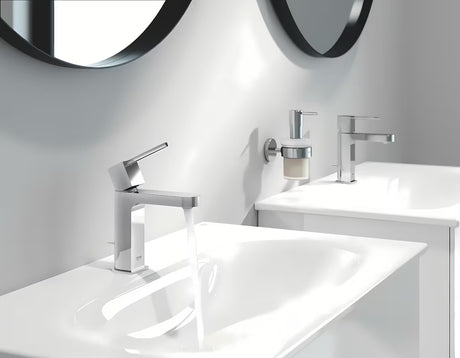 Chromuotas svirtinis praustuvo maišytuvas Grohe Plus su praustuvo dugno vožtuvas ir taupiu 5,7 l/min srautu
