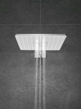 Viršutinis dušas Grohe Rainshower smartactive 310 Cube su baltu dušo disku ir sieniniu laikikliu