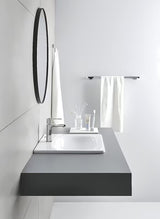 Chrominis kabliukas chalatui Grohe Selection su paslėptu tvirtinimu ir patvariu Grohe StarLight paviršiumi.