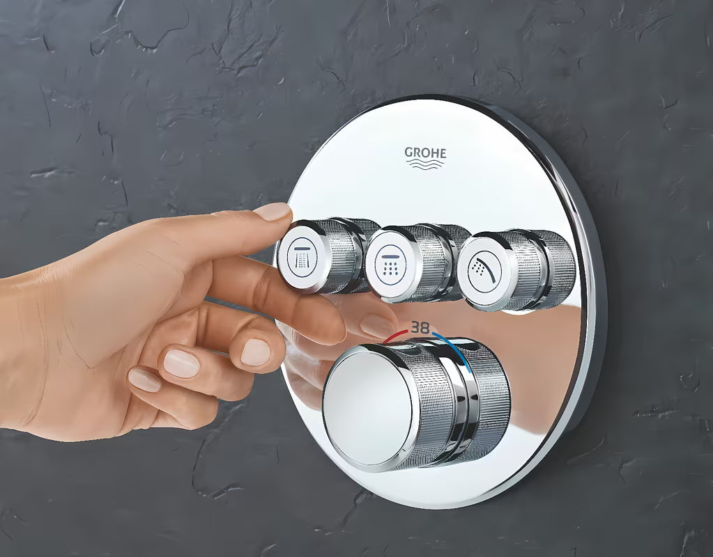 Potinkinė termostatinė dušo maišytuvas Grohe Grohtherm smartcontrol chromo spalvos, su trimis vožtuvais