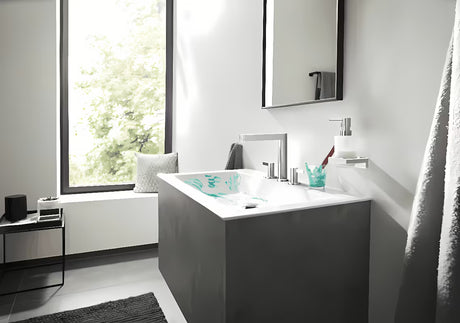 Chromuotas sieninis skysto muilo dozatorius hansgrohe addstoris su stikliniu indu ir metaliniu laikikliu.