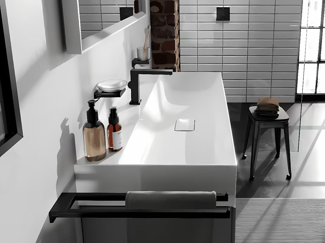 Hansgrohe addstoris dvigubas sieninis rankšluosčio laikiklis matinės juodos spalvos su paslėptu tvirtinimu.