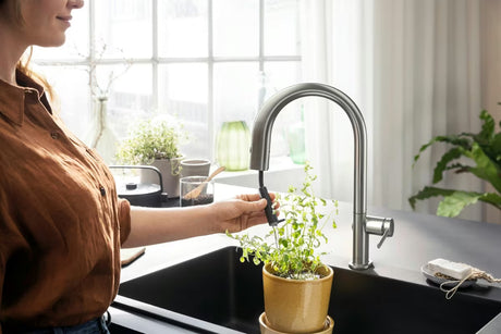 Virtuvinis plautuvės maišytuvas Hansgrohe Aqittura nerūdijančio plieno išvaizdos su filtru, su ištraukiamu snapu ir sBox