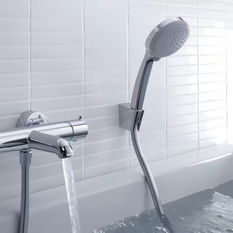 Hansgrohe Croma 100 vonios dušo komplektas chromo spalvos, su 100 mm rankiniu dušu, laikikliu ir žarna