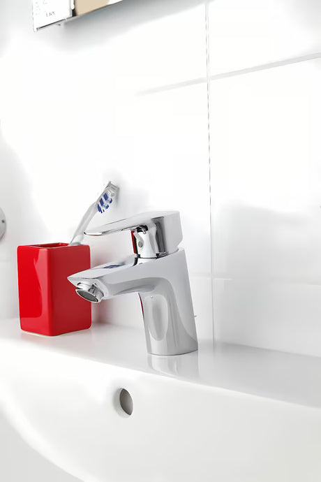 Chromuotas svirtinis stovintis praustuvo maišytuvas Hansgrohe HG248 su praustuvo dugno vožtuvas