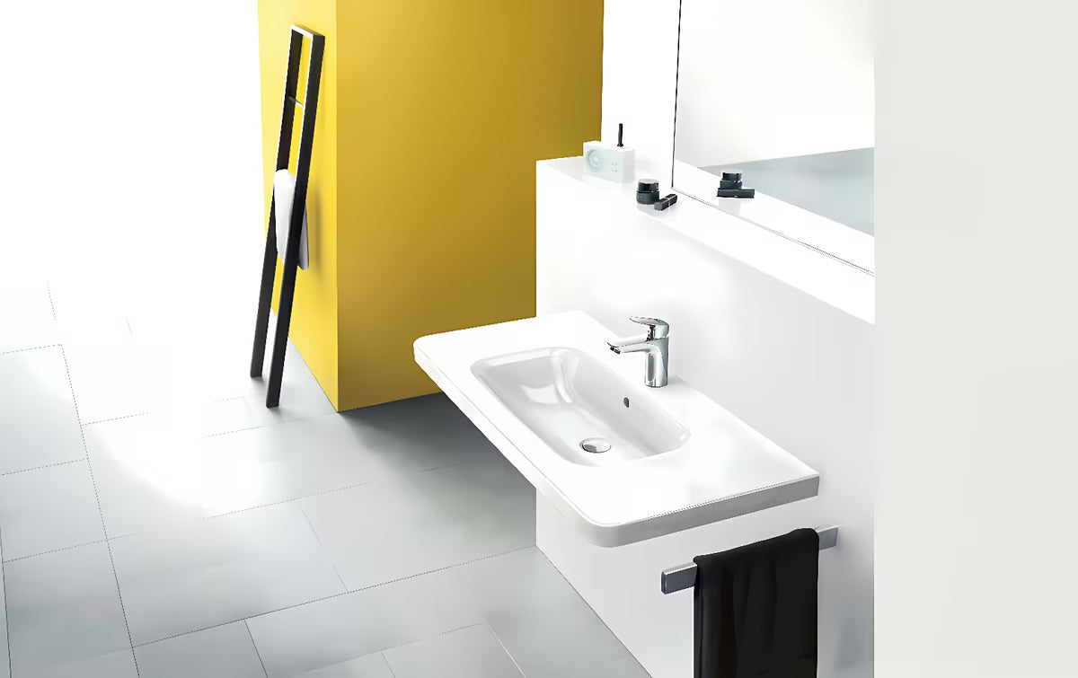 Chrominis svirtinis praustuvo maišytuvas hansgrohe Logis 100 CoolStart su praustuvo dugno vožtuvas ir ergonomiška rankenėle.